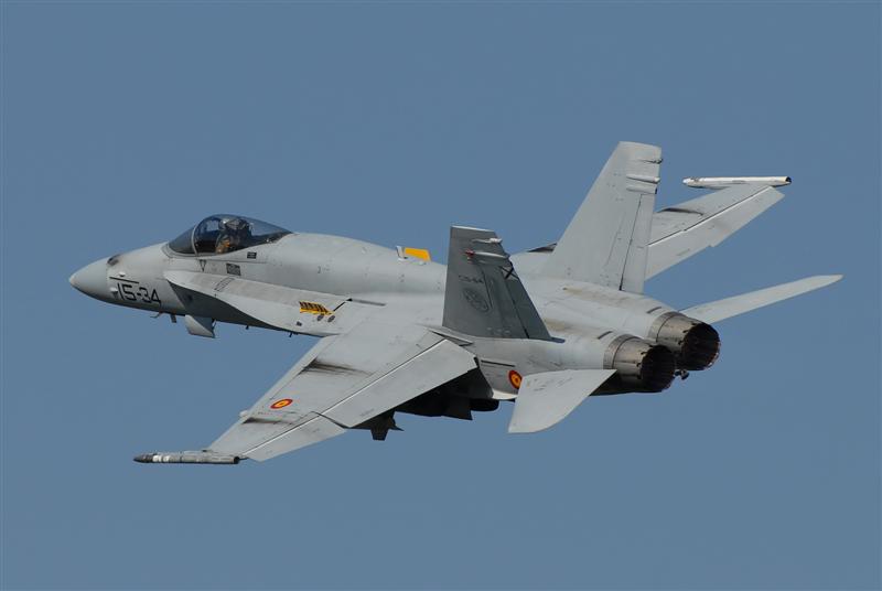 Spanish Air Force EF-18 from Ala 15 after take-off from Lechfeld.jpg - jens.schymura@onlinehome.de